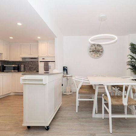 Stunning & Spacious Resort-Style Condo Across From Beach! Miami Beach Buitenkant foto