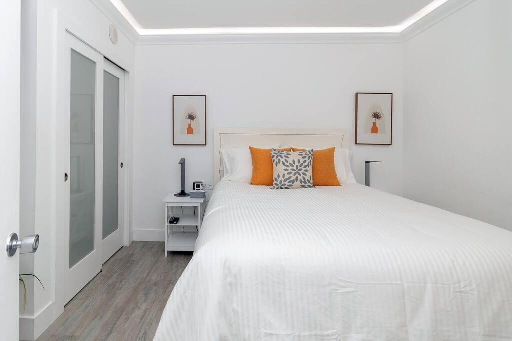 Stunning & Spacious Resort-Style Condo Across From Beach! Miami Beach Buitenkant foto