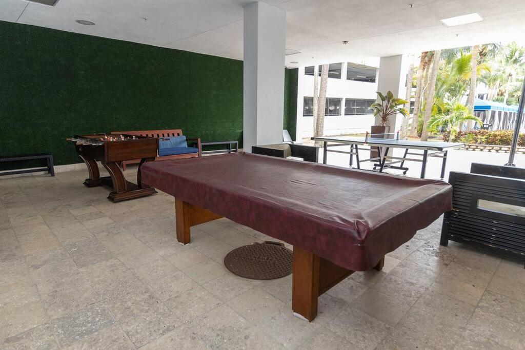 Stunning & Spacious Resort-Style Condo Across From Beach! Miami Beach Buitenkant foto