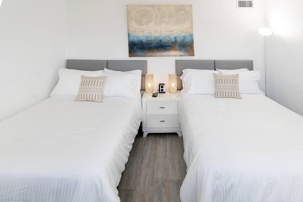 Stunning & Spacious Resort-Style Condo Across From Beach! Miami Beach Buitenkant foto