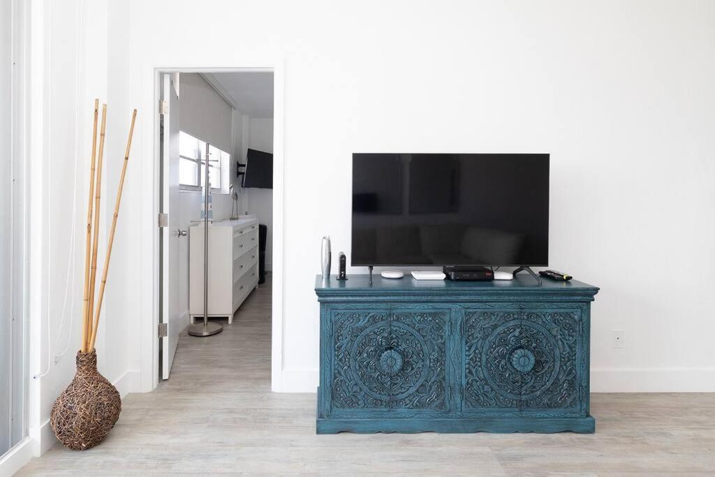 Stunning & Spacious Resort-Style Condo Across From Beach! Miami Beach Buitenkant foto